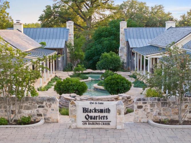 Blacksmith Quarters Hotel *
