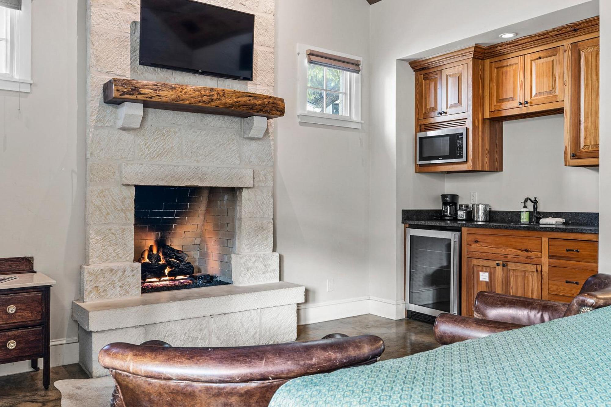 Blacksmith Quarters * Fredericksburg